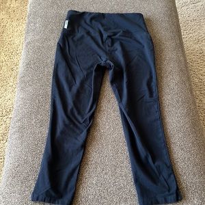 NWOT Reebok black capri leggings. Size S/P
Excellent condition